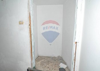 Hall / corridoio - Locale Commerciale via marchese di san giuliano
 
63, Acireale - foto 11