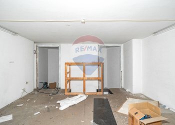 Stanza vuota - Locale Commerciale via marchese di san giuliano
 
63, Acireale - foto 18