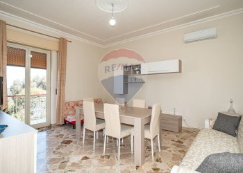 Sala da pranzo - Casa indipendente VIA DELLA FRUTTA
 
13, Catania - foto 1