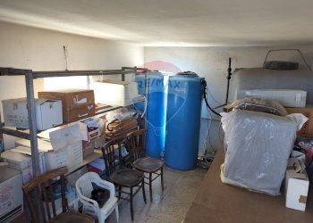 Dispensa di stoccaggio - Casa indipendente VIA DELLA FRUTTA
 
13, Catania - foto 16