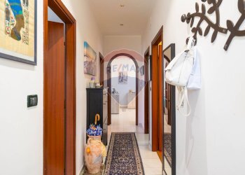 Hall / corridoio - Casa semi indipendente Via Iacopo da Lentini
 
22, Mascalucia - foto 4