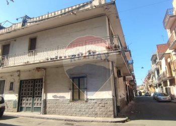 Edificio all\'aperto - Casa indipendente Via Feltre
 
102, Paterno - foto 1