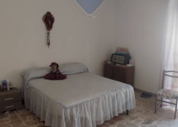 Camera / camera da letto - Casa indipendente Via Feltre
 
102, Paterno - foto 15