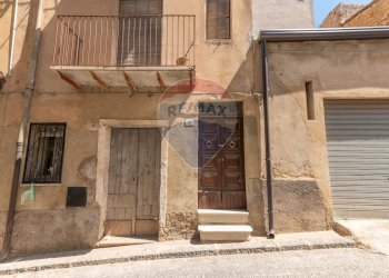 Edificio all\'aperto - Casa indipendente Via Profeta
 
55-57, Mirabella Imbaccari - foto 4