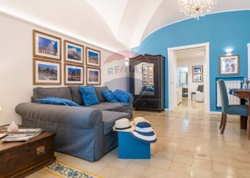 Sala da pranzo - Casa indipendente Via Santa Barbara
 
7, Catania - foto 3