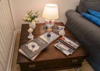 Soggiorno - Casa indipendente Via Santa Barbara
 
7, Catania - foto 6