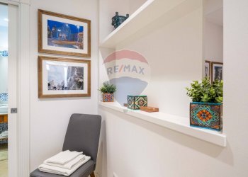 Dettagli - Casa indipendente Via Santa Barbara
 
7, Catania - foto 16