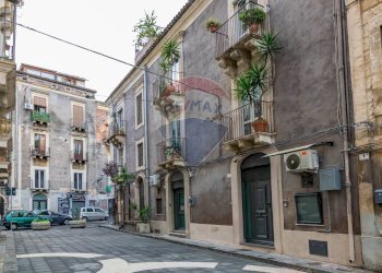 Edificio all\'aperto - Casa indipendente Via Santa Barbara
 
7, Catania - foto 19