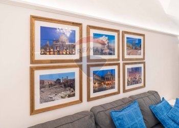 Dettagli - Casa indipendente Via Santa Barbara
 
7, Catania - foto 29