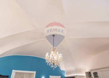 Dettagli - Casa indipendente Via Santa Barbara
 
7, Catania - foto 31