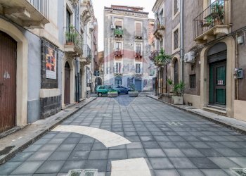 Edificio all\'aperto - Casa indipendente Via Santa Barbara
 
7, Catania - foto 35