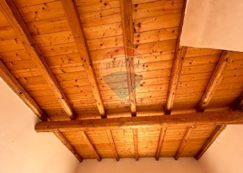 Dettagli - Casa indipendente Via Manganelli
 
9, Gaggi - foto 4