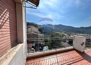 Balcone - Casa indipendente Via Manganelli
 
9, Gaggi - foto 6