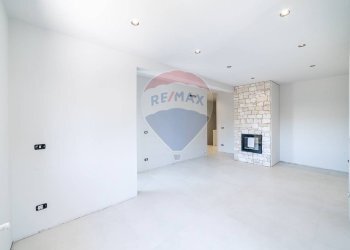 Stanza vuota - Villa Via Antonio Gramsci
 
12, Gravina di Catania - foto 4