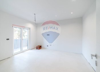 Stanza vuota - Villa Via Antonio Gramsci
 
12, Gravina di Catania - foto 8