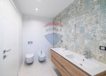 Bagno - Villa Via Antonio Gramsci
 
12, Gravina di Catania - foto 9