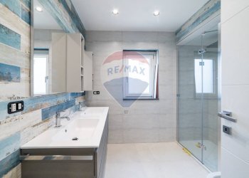 Bagno - Villa Via Antonio Gramsci
 
12, Gravina di Catania - foto 12