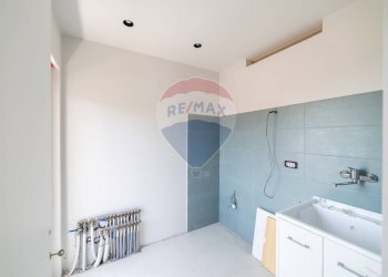 Bagno - Villa Via Antonio Gramsci
 
12, Gravina di Catania - foto 19