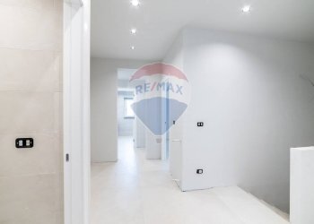 Hall / corridoio - Villa Via Antonio Gramsci
 
12, Gravina di Catania - foto 20