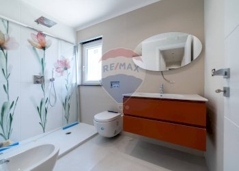 Bagno - Villa Via Antonio Gramsci
 
12, Gravina di Catania - foto 27