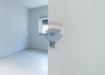 Stanza vuota - Villa Via Antonio Gramsci
 
12, Gravina di Catania - foto 31