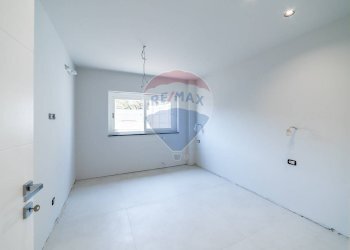 Stanza vuota - Villa Via Antonio Gramsci
 
12, Gravina di Catania - foto 36