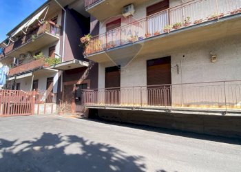 Edificio all\'aperto - Appartamento piazza Europa
 
5, Aci Sant'Antonio - foto 2