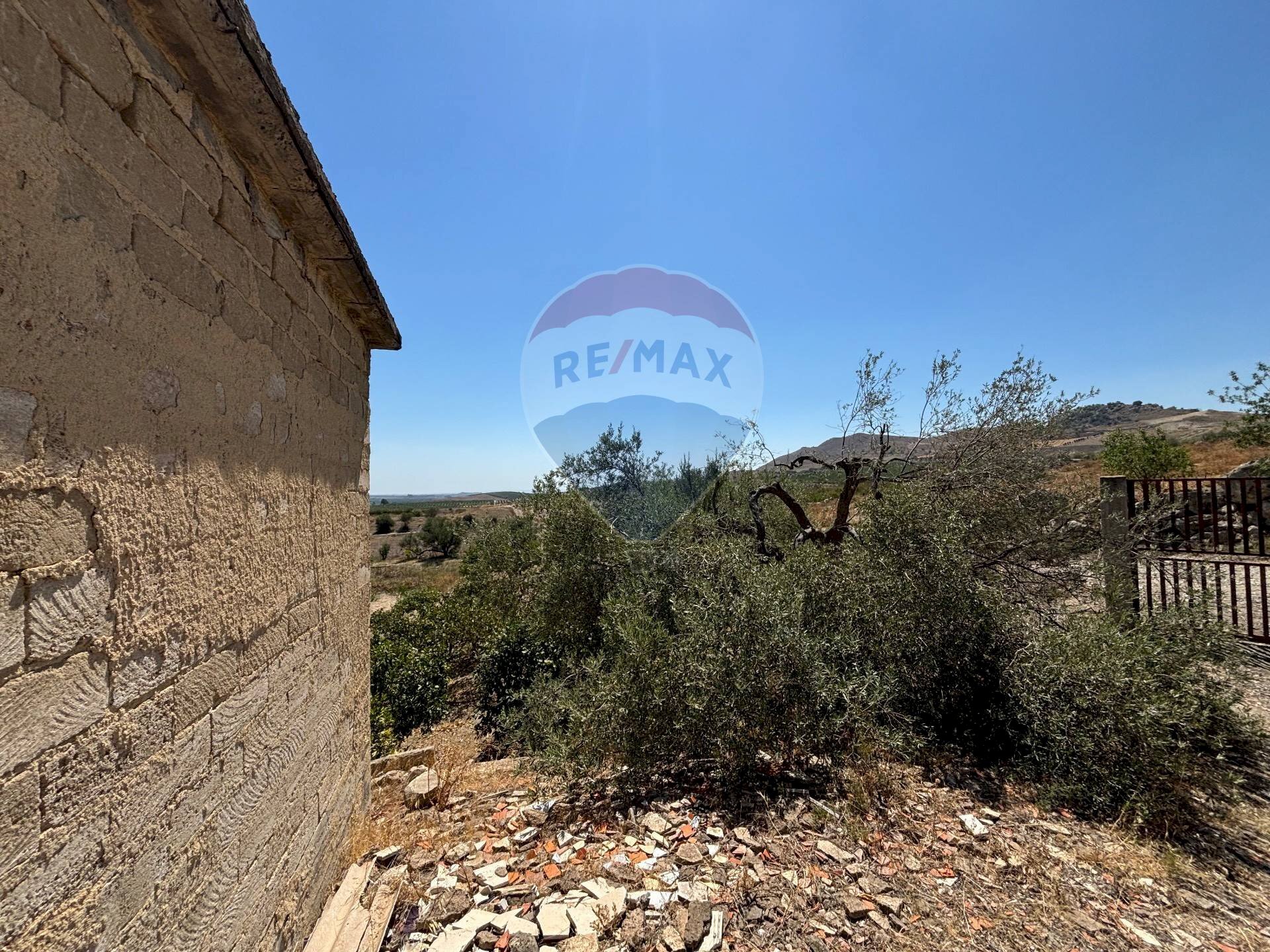 Edificio all\'aperto - Terreno agricolo cda feccia di vino
sn, Ramacca - foto 3