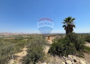 Edificio all\'aperto - Agricultural land cda feccia di vino
 
sn, Ramacca - photo 5