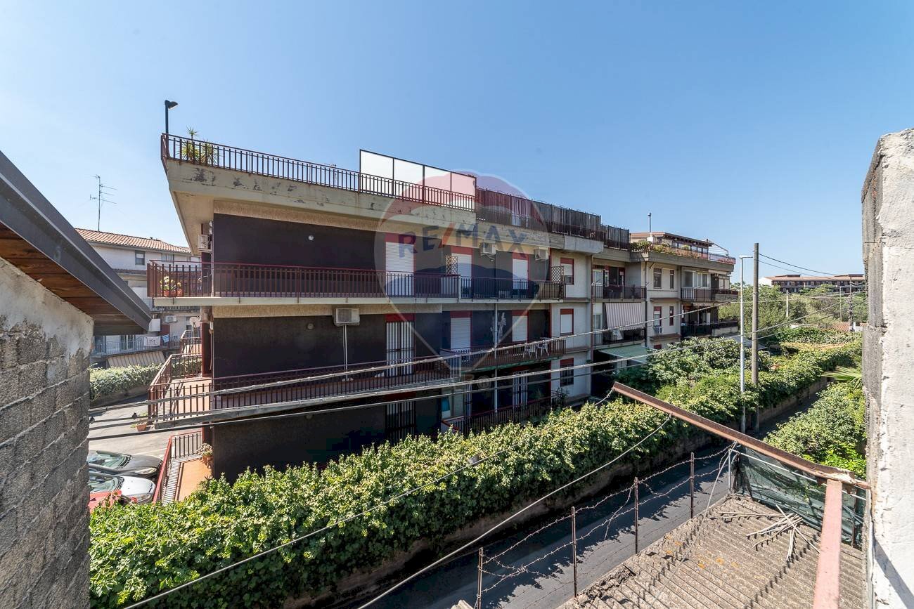 Edificio all\'aperto - Casa indipendente Via Immacolata
39-41, Catania - foto 2