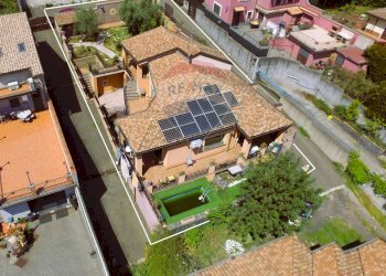 Edificio all\'aperto - Villa via Silvio Pellico
 
34, Aci Sant'Antonio - foto 34