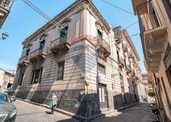 Edificio all\'aperto - Appartamento Piazza Mazzini
 
6, Acireale - foto 2