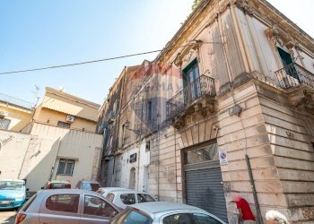 Edificio all\'aperto - Appartamento Piazza Mazzini
 
6, Acireale - foto 3