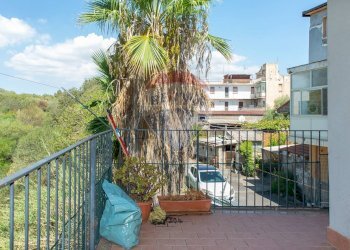 Balcone - Casa indipendente Via Palermo
 
725, Catania - foto 12