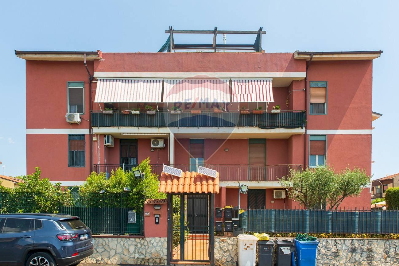 Edificio all\'aperto - Quadrilocale Via Pulei
 
39, Mascalucia - foto 1