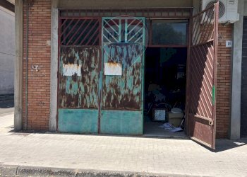 Edificio all\'aperto - Negozio PIAZZALE ITALIA
 
18, San Pietro Clarenza - foto 1