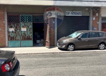 Edificio all\'aperto - Negozio PIAZZALE ITALIA
 
18, San Pietro Clarenza - foto 6