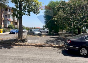 Edificio all\'aperto - Negozio PIAZZALE ITALIA
 
18, San Pietro Clarenza - foto 10