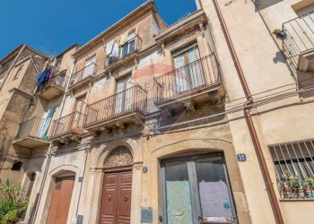 Edificio all\'aperto - Casa semi indipendente Via Ex Matrice
 
57, Caltagirone - foto 2