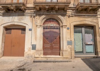 Edificio all\'aperto - Casa semi indipendente Via Ex Matrice
 
57, Caltagirone - foto 3