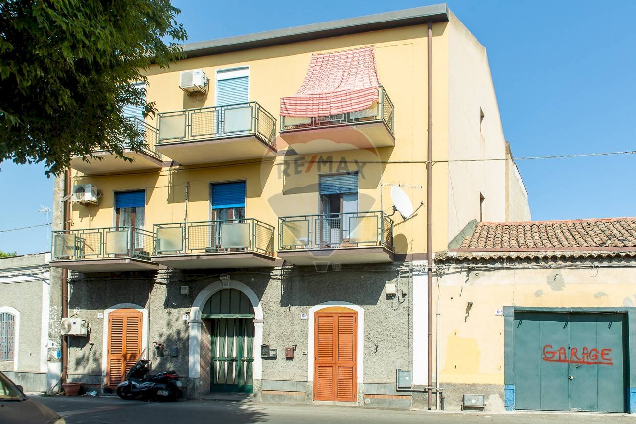 Edificio all\'aperto - Bilocale Via Pietra Dell'ova
 
140, Catania - foto 1