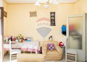 Sala da pranzo - Bilocale Via Pietra Dell'ova
 
140, Catania - foto 5