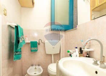 Bagno - Bilocale Via Pietra Dell'ova
 
140, Catania - foto 9