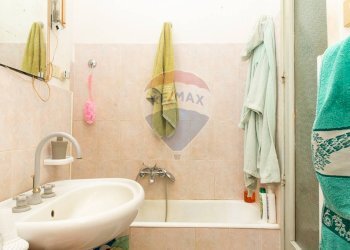 Bagno - Bilocale Via Pietra Dell'ova
 
140, Catania - foto 10