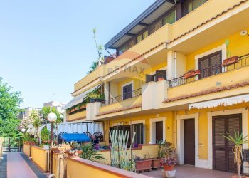 Edificio all\'aperto - Villa a Schiera Via Don Luigi Sturzo
 
8, Giardini-Naxos - foto 1