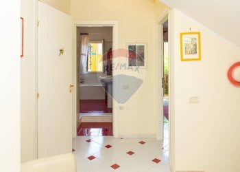 Hall / corridoio - Villa a Schiera Via Don Luigi Sturzo
 
8, Giardini-Naxos - foto 17