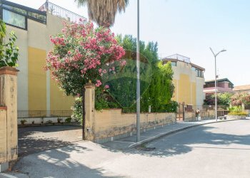 Edificio all\'aperto - Villa a Schiera Via Don Luigi Sturzo
 
8, Giardini-Naxos - foto 44
