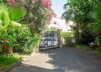 Giardino - Villa a Schiera Via Don Luigi Sturzo
 
8, Giardini-Naxos - foto 51