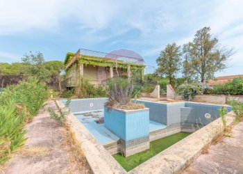 Piscina - Villa Via Andromeda
 
1, Caltagirone - foto 9