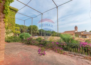 Giardino - Villa Via Andromeda
 
1, Caltagirone - foto 13